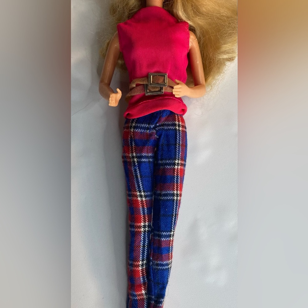Barbie Fashion doll vintage snap outfit 
Snap missing